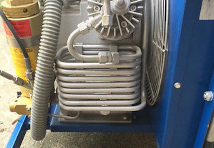 Hochdruckkompressor  Dieselmotor ( Bauer ) 300 Bar