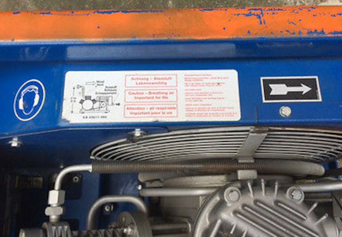 Hochdruckkompressor  Dieselmotor ( Bauer ) 300 Bar