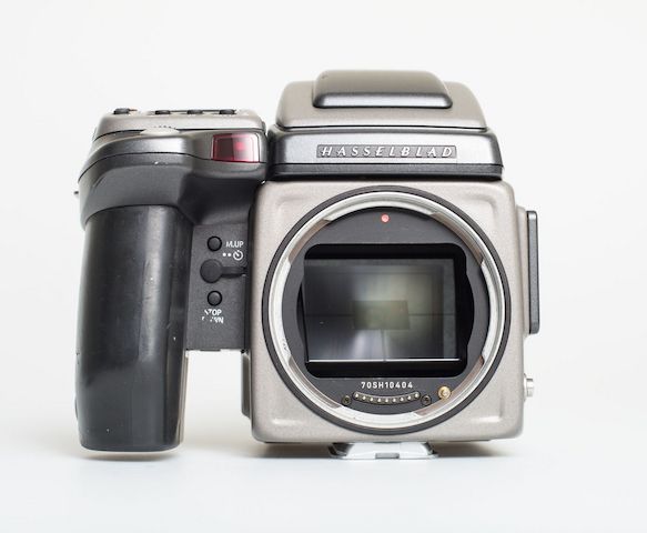 Leaf APTUS 75 33MP Medium Format Digital Back and Hasselblad H1 body