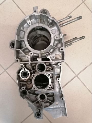 Suzuki GT 500  Motorgehäuse