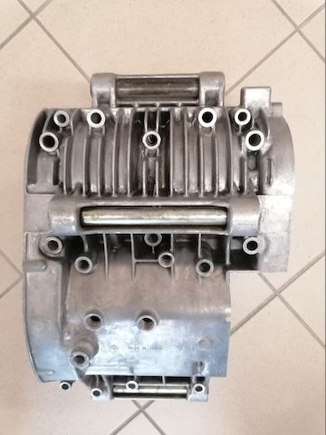 Suzuki GT 500  Motorgehäuse