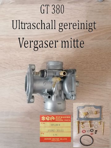 Suzuki GT 380 Vergaser mitte.
