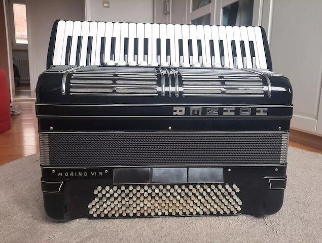 Hohner Morino VI N Akkordeon