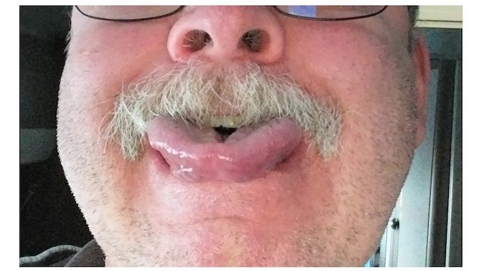 Mit dieser Anzeige biete ich hier meine Zunge feil!!!