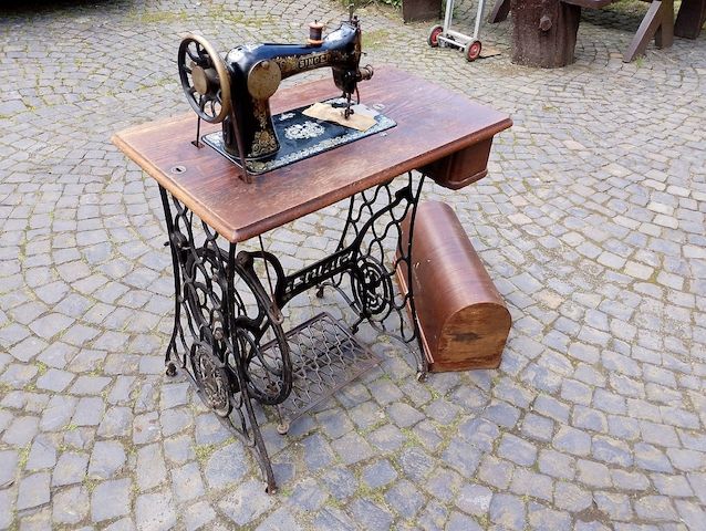 Alte SINGER Nähmaschine