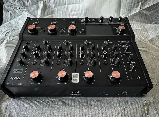 AlphaTheta Euphonia , Pioneer CDJ-3000, Pioneer DJ DJM-A9, Pioneer DJ DJM-V10-LF , Pioneer DJM-S11