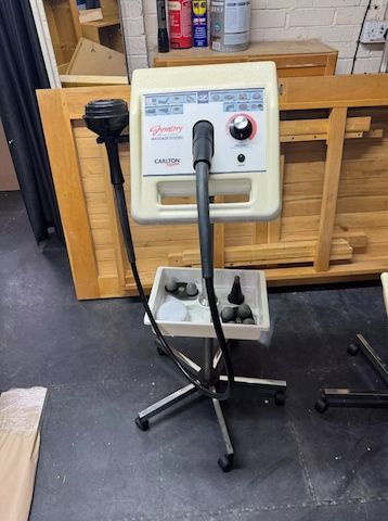 CARLTON G5 MASSAGEGERÄT. SERVICED & GARANTIE