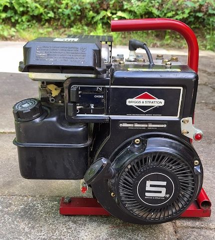 Profi-Stromerzeuger mit 5 HP Briggs & Stratton-Motor, 2200W, 9,7A
