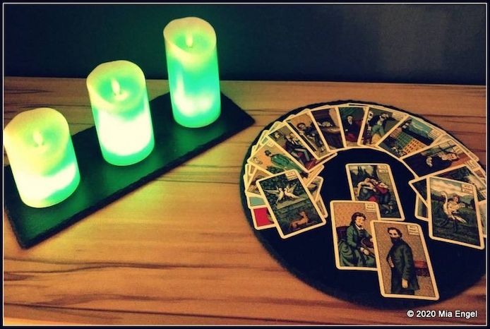 Kartenlegungen und Rituale zu allen Themen die dich bewegen