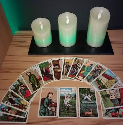 Kartenlegungen und Rituale zu allen Themen die dich bewegen