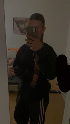 Fußmassage und Unterwäsche