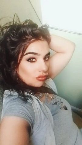 Süsse Maus Melina macht Erotik Dates