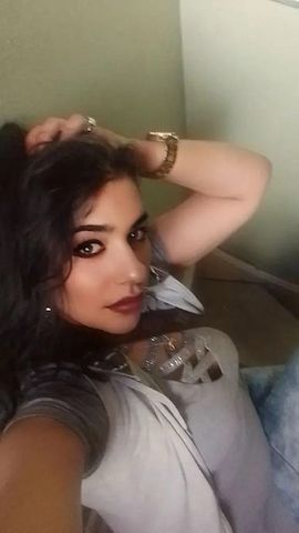 Süsse Maus Melina macht Erotik Dates