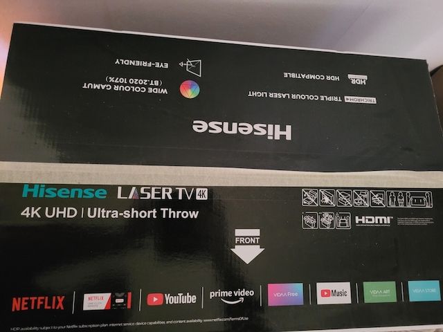 Hisens RGB Laser 4K 100L9G Ultrakurzdistanzprojektor mit 100 zoll Leinwand