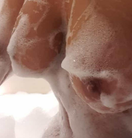 Geile Nymphomanin für geilen Sex und Heirat   gesucht! Leck Sperma von anderen von überall ab