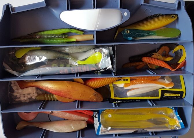 Angelausrüstung Spinnfischen ,Forelle, Barsch ,Zander Und Hecht.