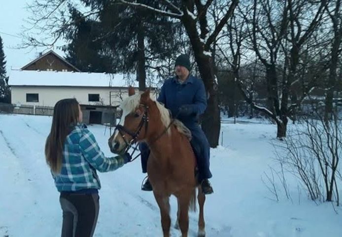 Naturgirls,Stall,Pferde,Kühe,Ungeduscht,Riechen,Haarig,Landwirtschaft,Reiterhof
