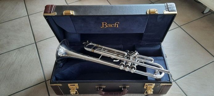Vincent Bach Trompete Stradivarius Model 43 Bb Versilbert