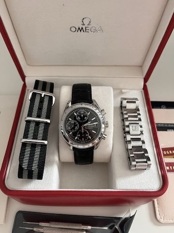 OMEGA Speedmaster schwarzes Zifferblatt Herrenuhr