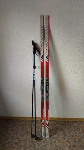 Langlaufski wie neu - 1,75 m mit Stöcken
