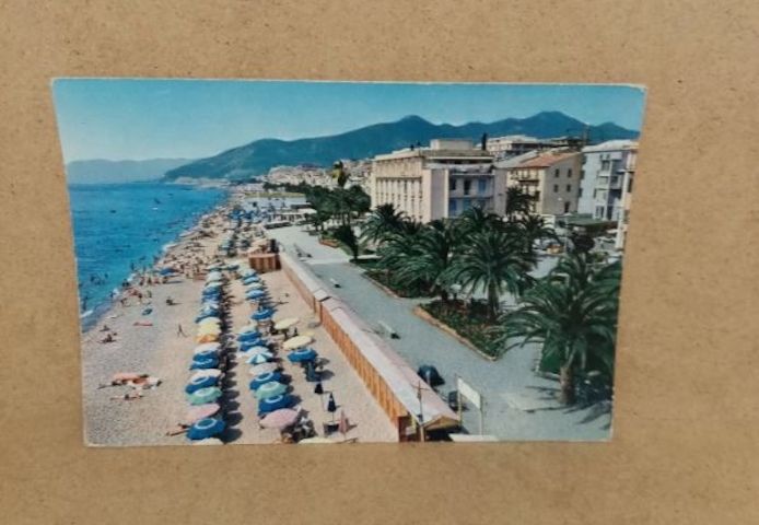 Ansichtskarte-D-515-LOANO-Gärten und Strand.
