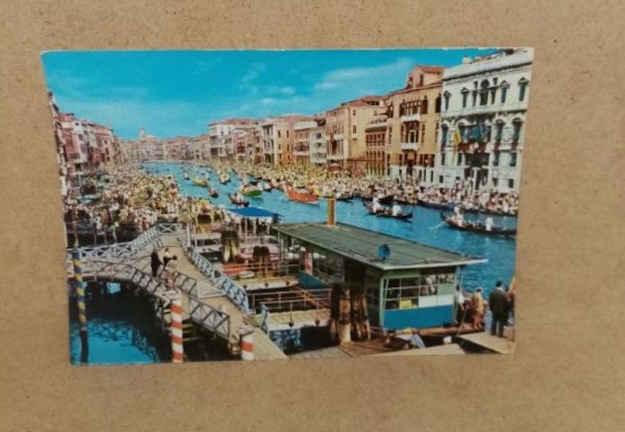 Ansichtskarte-D-513-VENEZIA-Historische Regatta.