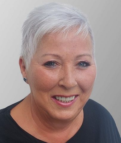 Sonja – Kartenlegen & Wunschmagie für Liebe, Beruf & Finanzen