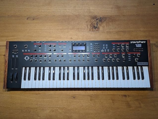 Dave Smith Instruments Prophet 12 Polyphonic Hybrid Synthesizer
