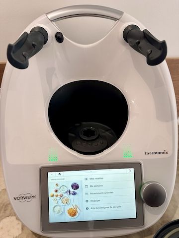 Thermomix Tm6 in sehr gutem, funktionsfähigem Zustand.