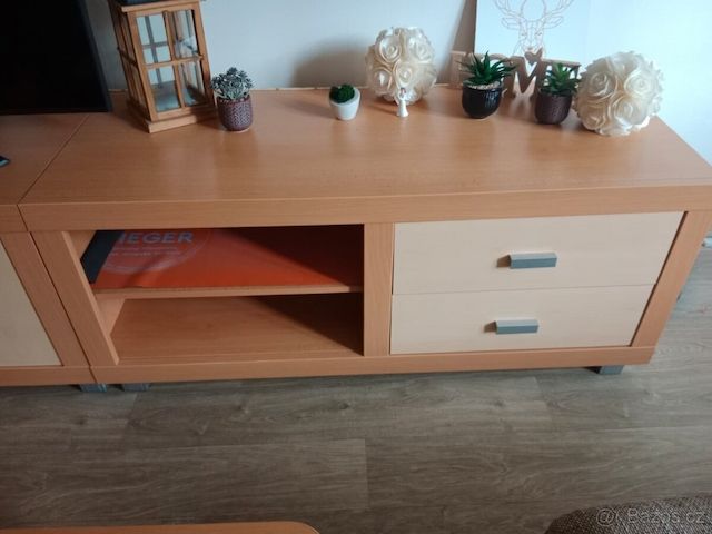 Wohnzimmermöbel