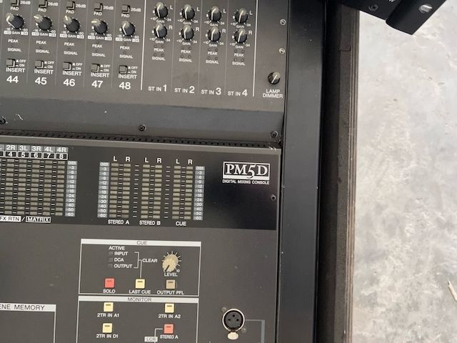 Yamaha PM5D  Digitales Mischpult Yamaha PM5D  Digitales Mischpult