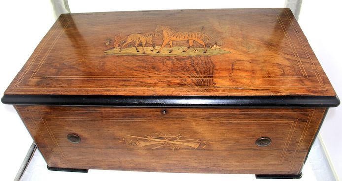 Antikes Walzenspielwerk um 1870 mit 6 Glocken