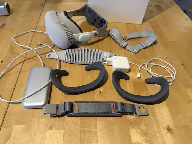 Apple Vision Pro 1 TB -M2 Chip