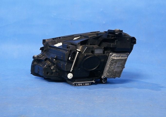 Mercedes-Benz E KLASA W213 Frontscheinwerfer