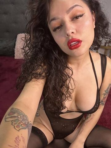 Sexy Frau verfügbar für Sex- und Massage-Begegnungen