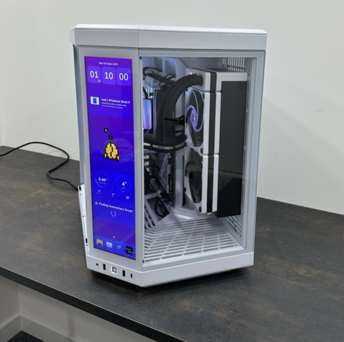 Hyte Q70 Touch AMD Ryzen 7 9800X3D NVIDIA