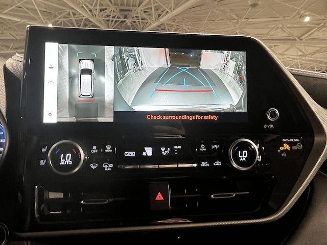 Toyota Highlander Platinum AWD, Baujahr 2023 🧊