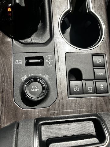 Toyota Highlander Platinum AWD, Baujahr 2023 🧊