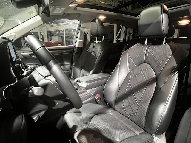 Toyota Highlander Platinum AWD, Baujahr 2023 🧊