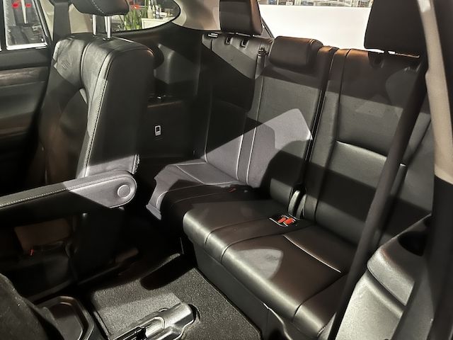 Toyota Highlander Platinum AWD, Baujahr 2023 🧊