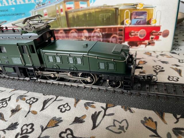 Märklin HO 3015 SBB Krokodil OVP Top-Zustand