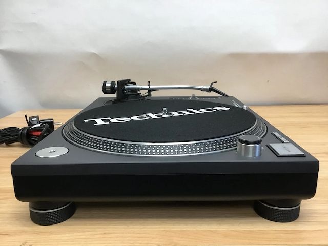 Technics SL 1210 MK2 Plattenspieler