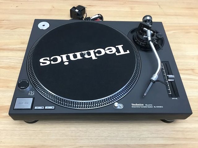 Technics SL 1210 MK2 Plattenspieler