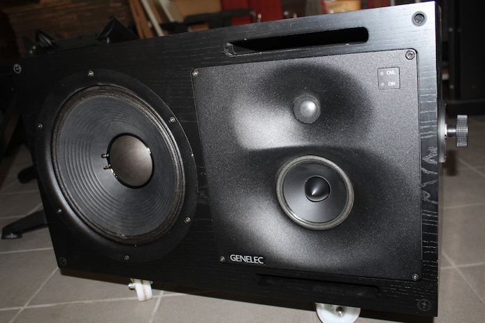 2x GENELEC 1037B Aktive Studiolautsprecher