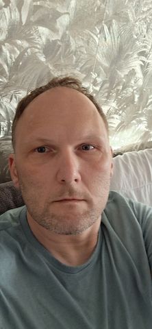 junge lustvolle Frau für pure Begegnung und F+ gesucht