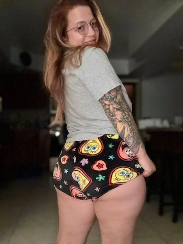 Ich empfange Klienten nur nach Vereinbarung; für einen One-Night-Stand bin ich verfügbar.