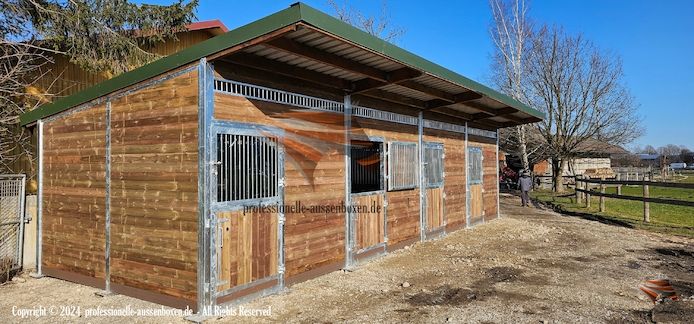 Pferdebox kaufen & Offenstall kaufen und Pferdestall Top - Stallbau