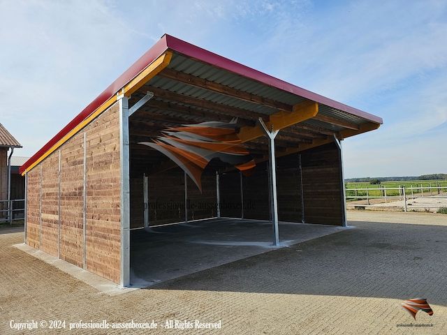 Pferdestall bauen - Außenbox, Pferdebox & Offenstall mit Weidehütte kaufen
