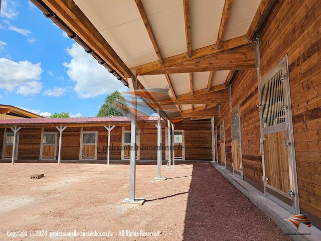 Pferdestall bauen - Außenbox, Pferdebox & Offenstall mit Weidehütte kaufen
