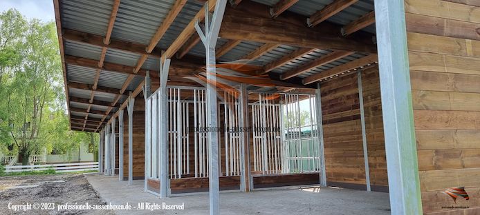 Offenstall & Weidehütte kaufen - robuster Pferdeunterstand & Laufstall